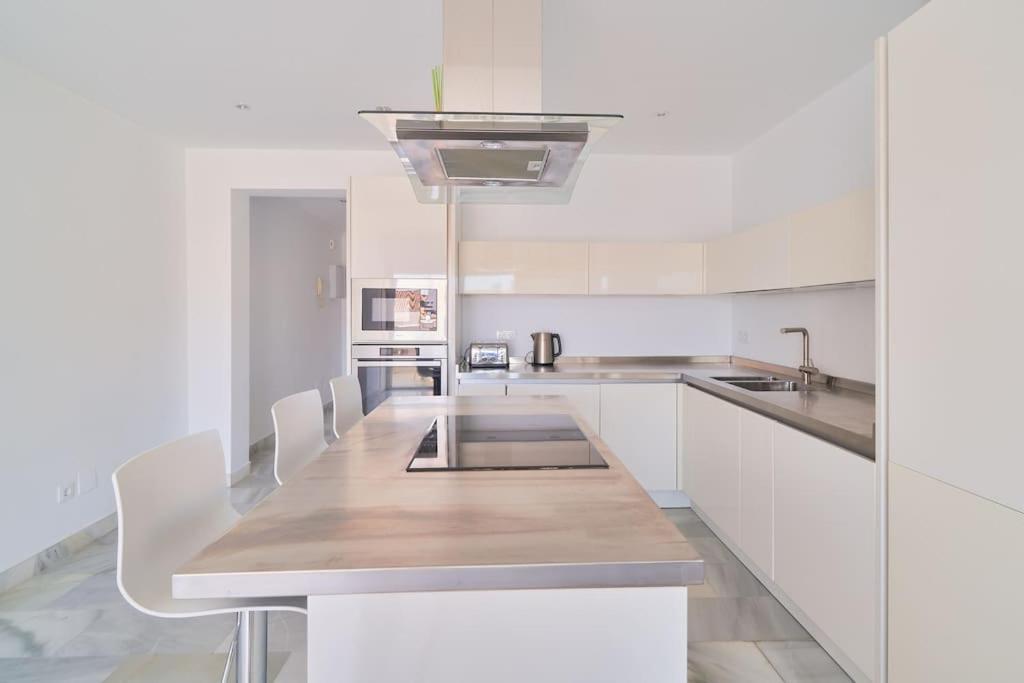 Apartemen Superbe Avec Jaccuzi Marbella